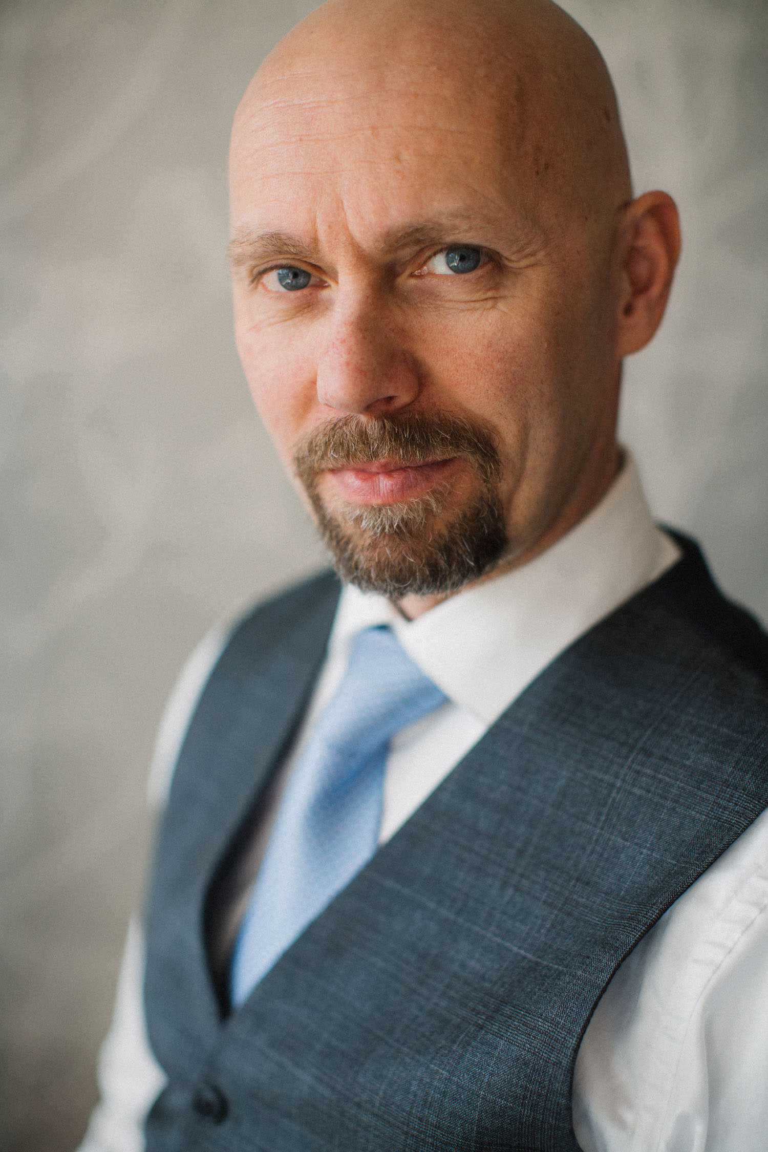 Porträtt på Thomas Näslund, studio. Foto: Tove Lundquist.